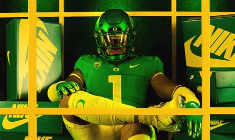 He&39;ll choose from a final three of the Oregon Ducks, USC Trojans and the Miami Hurricanes. . Oregon ducks football recruiting 2023